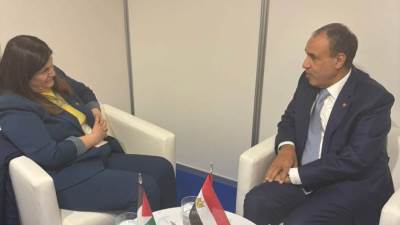 وزير الخارجية يلتقي بوزيرة خارجية دولة فلسطين