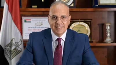 سويلم يتابع إجراءات تدريب العاملين بالوزارة على استخدام التطبيقات الرقمية والتكنولوجيا الحديثة في إدارة المياه 