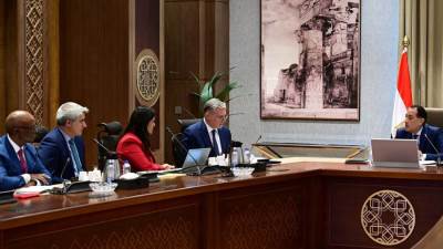 رئيس الوزراء يلتقي مسئولي شركة "أنجلوجولد أشانتي" مُشغل منجم السكري للذهب