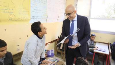 وزير التعليم يفاجئ مدارس البدرشين والصف بالجيزة لمتابعة انضباط سير العملية التعليمية 