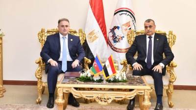 وزير الدولة للإنتاج الحربي يلتقي وزير الصناعات الدفاعية لدولة أذربيجان 