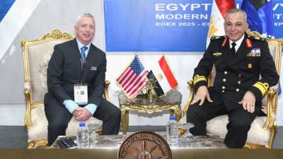 لقاءات ثنائية لقادة الأفرع الرئيسية للقوات المسلحة على هامش فعاليات اليوم الأول للمعرض الدولى الرابع للصناعات الدفاعية " إيديكس 2025 "