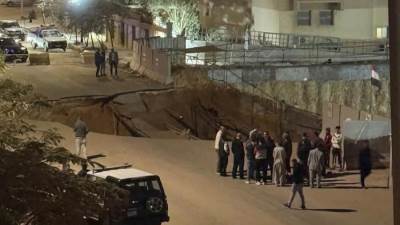 هبوط أرضي مفاجئ في «النرجس 5» يعيد الجدل حول تسريبات المياه الغامضة في التجمع الخامس