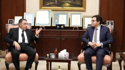 وزير الثقافة يلتقي محافظ البحر الأحمر لبحث آليات تعزيز العمل الثقافي بالمحافظة