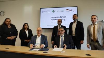 بنك التعمير والإسكان يوقع مذكرة تفاهم مع مدرسة فرانكفورت لتعزيز ريادته في التمويل الأخضر والمستدام