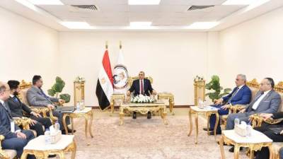 وزير الدولة للإنتاج الحربي يستعرض قدرات الشركات التابعة 