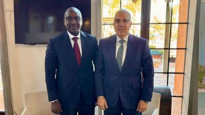 سويلم يلتقي وزير المياه السنغالي على هامش فعاليات "الكونجرس العالمي التاسع عشر للمياه"