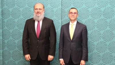 وزير الاستثمار يلتقي وزير التجارة بجمهورية باكستان لبحث تعزيز العلاقات الاقتصادية