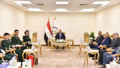 وزير الدولة للإنتاج الحربي يستقبل ممثلي وزارة الدفاع الفيتنامية لبحث أوجه التعاون المشترك 