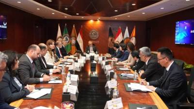 رئيس هيئة الرقابة المالية يستقبل كبير قضاة المحكمة العليا بشنغهاي لبحث فرص التعاون وتبادل الخبرات