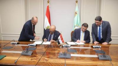 وزير الزراعة يوقع اتفاقية تجديد استضافة مصر للمركز الدولي للأسماك