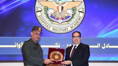 الأكاديمية العسكرية المصرية تنظم حفل إنتهاء دورة تعايش طلبة جامعة القاهرة بالأكاديمية