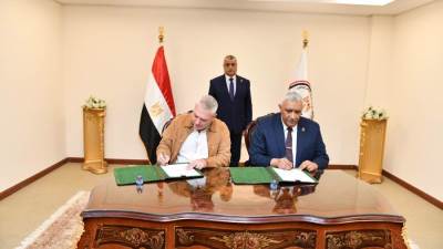 وزير الإنتاج الحربي يشهد مراسم توقيع عقد للتعاون المشترك في مجال التصنيع العسكري