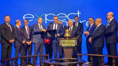 وزير التموين يشارك في افتتاح جلسة تداول بالبورصة المصرية بمناسبة استحواذ شركة "إيجيترانس" على شركة "نوسكو"