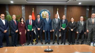 وزير البترول يشهد توقيع عقد رخصة إنتاج وقود الطائرات المستدام