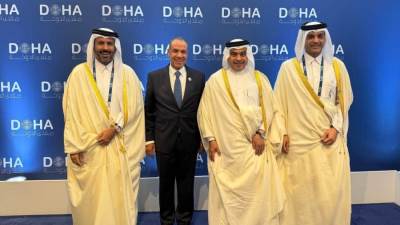 وزير الخارجية يلتقي وزراء المالية والتجارة والصناعة والمواصلات في دولة قطر