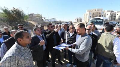وزير الإسكان يتفقد مشروع "مارينا ٨" وتطوير الطريق الرئيسي لمدخل مارينا 5 