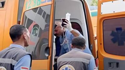 سقوط 3 عمال إثر انهيار حفرة قطرها 8 أمتار بمحطة الأتوبيس الترددي