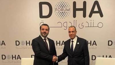 وزير الخارجية يلتقي نظيره السوري على هامش أعمال منتدى الدوحة