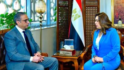 وزيرة التنمية تناقش مع محافظ الفيوم آخر مستجدات لجنة إعادة التوازن البيئي ببحيرة قارون