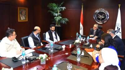 هيئة الاستثمار تبحث مع  Fountain Set limited إنشاء مجمع صناعي للغزل والنسيج