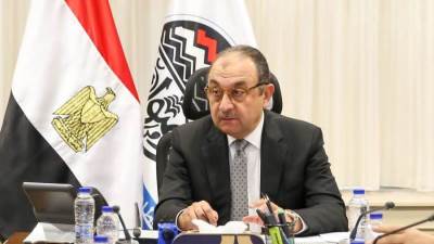 وزير قطاع الأعمال العام يجتمع بمسؤولي مركز المعلومات لمتابعة عدد من ملفات العمل