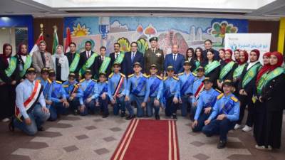 قوات الدفاع الشعبى والعسكرى تنظم زيارة لعدد من طلبة جامعة القاهرة وطلبة مدارس التأسيس العسكرى لمستشفى أبو الريش للأطفال