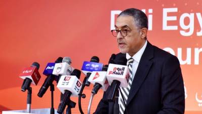 رئيس الهيئة العامة للاستثمار يشارك في وضع حجر الأساس لقاعدة مصنع "ديلي إيجيبت"