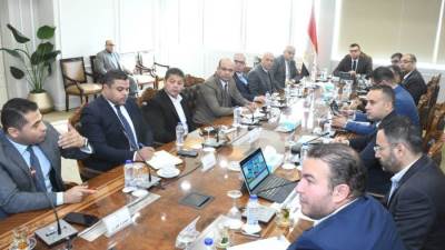 وزير الإسكان يتابع موقف مشروعات مارينا ومدينة العلمين الجديدة
