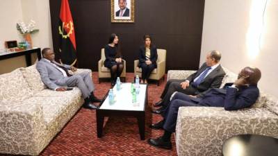 وزير الخارجية يشيد خلال لقائه نظيره الأنجولي بالزخم الذي تشهده العلاقات بين البلدين