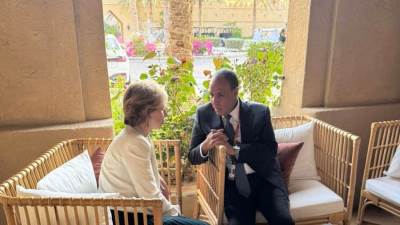 وزير الخارجية يلتقي مع مستشارة الرئيس الفرنسي لشئون الشرق الأوسط على هامش منتدى صير بنى ياس