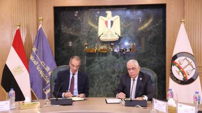 وزير الاتصالات والنائب العام يوقعان بروتوكول تعاون لتنفيذ 10 مشروعات لتطوير وتحديث منظومة التحول الرقمي