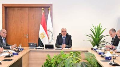 سويلم يتابع موقف مشروعات الخطة الاستثمارية للعام المالي الحالي 2025 / 2026 ومقترح الخطة الاستثمارية للعام المالي القادم 2026 / 2027