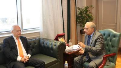 محمود عصمت: التكنولوجيا الحديثة والتقنيات الجديدة دعامة رئيسية لاستقرار وكفاءة الشبكة الكهربائية