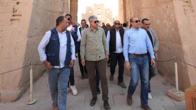 وزير السياحة والآثار يتفقد مشروعات الترميم بعدد من المواقع الأثرية بالأقصر