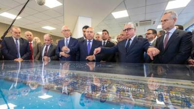 ميناء السخنة أكبر ميناء من صنع الإنسان في العالم بعد اكتمال تطويره بـعمق 19 مترًا