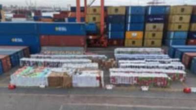 إحباط محاولة جلب كمية من السجائر والشيشة الإلكترونية مجهولة المصدر عبر إحدى الموانئ البحرية