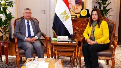 وزيرة التنمية المحلية تستقبل أعضاء لجنة الطاقة والبيئة والقوى العاملة بمجلس الشيوخ