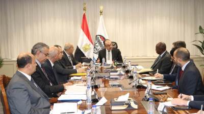 وزير قطاع الأعمال العام يستقبل وفدا رفيع المستوى من مجموعة البنك الدولي لبحث تعزيز التعاون المشترك