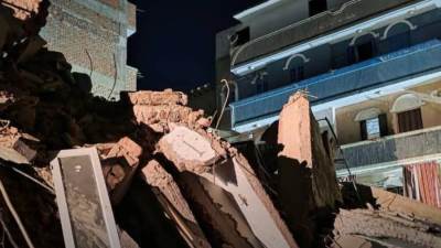 إصابة 3 أشخاص إثر انهيار عقار مأهول بالسكان في المنيا