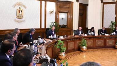 رئيس الوزراء يجتمع بأعضاء اللجنة الاستشارية لتطوير السياحة 