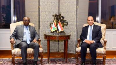 وزير الخارجية يلتقي نظيره البوروندي لبحث سبل تعزيز العلاقات الثنائية