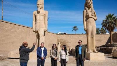 “المشاط” و”منال عوض” ومحافظ سوهاج يتفقدون قرية النساجين بحي الكوثر والمنطقة الآثرية ميريت آمون