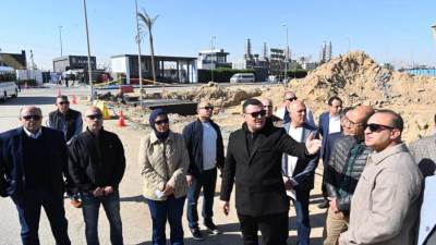 وزير الإسكان يتفقد تطوير الطرق والمحاور بالشيخ زايد 