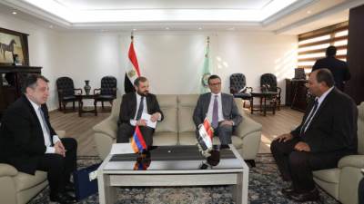  وزير الزراعة يبحث مع وزير الاقتصاد الأرميني آفاق التعاون الزراعي المشترك وزيادة فرص الاستثمار