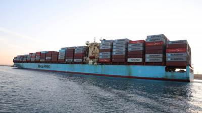 قناة السويس تشهد عبور سفينة الحاويات العملاقة CMA CGM JACQUES SAADE إحدى أكبر سفن الحاويات في العالم إيذانًا ببدء العودة الكاملة لسفن المجموعة الفرنسية