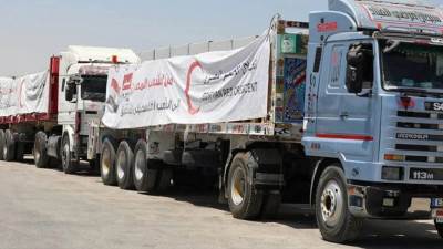 قافلة المساعدات الـ101 تدخل إلى الفلسطينيين في قطاع غزة