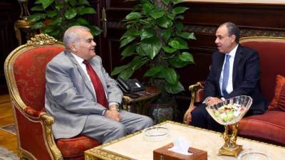 وزير الخارجية يلتقي رئيس مجلس الشيوخ