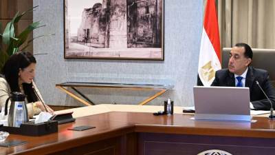 رئيس الوزراء يستعرض مع وزيرة التخطيط نتائج أعمال اللجنة الاستشارية للاقتصاد الرقمي ومجموعات العمل التابعة للمجموعة الوزارية لريادة الأعمال 