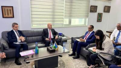 وزير الصناعة والنقل يعقد سلسلة من اللقاءات الهامة في جيبوتي لبحث التعاون